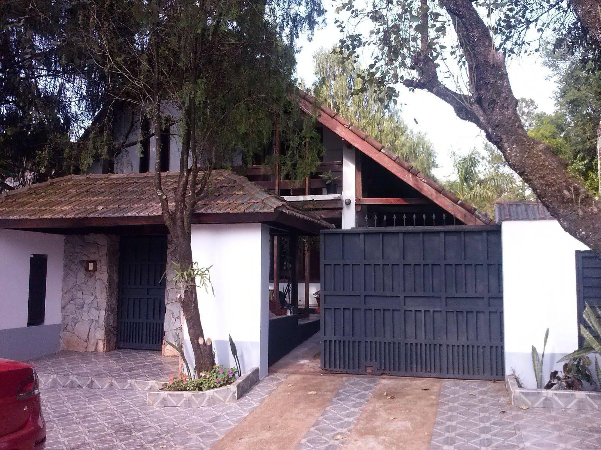 Petit Hotel Caraguata Puerto Iguazu Exterior photo